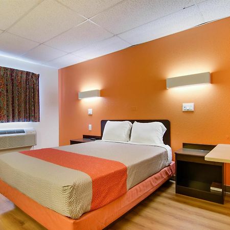 Motel 6-Salina, Ks Buitenkant foto