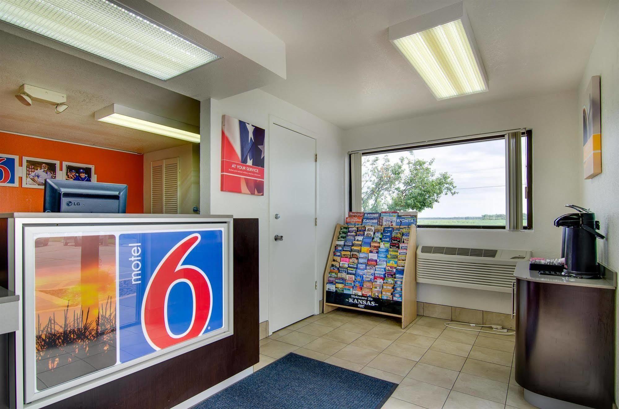 Motel 6-Salina, Ks Buitenkant foto
